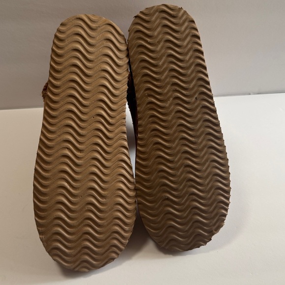 Cozy Brown Ankle Boots - Picture 5 of 5